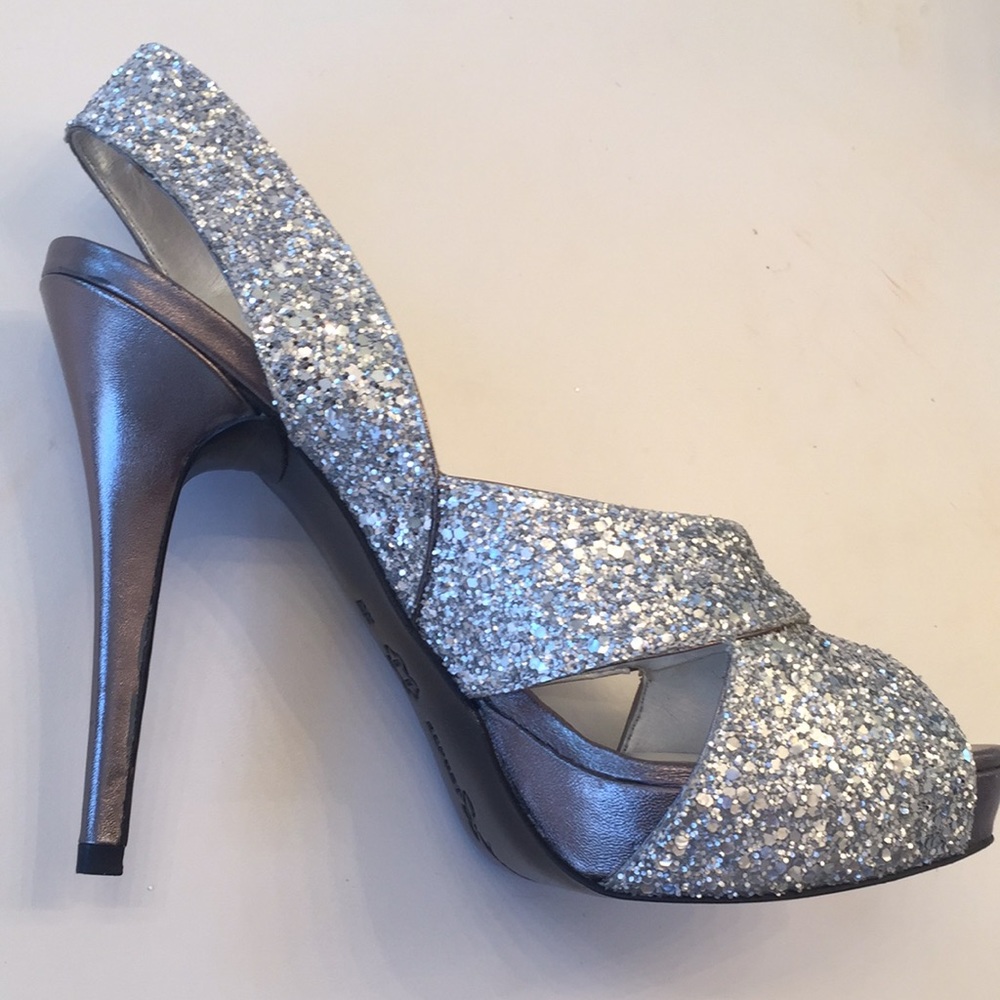 Report Signature Silver “Carleton” Heels Size 8.5